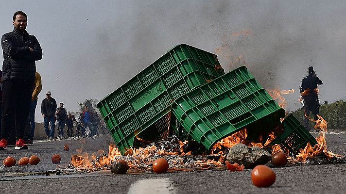 Agricultores en Almería protestan con cortes en la autovía