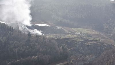 Atajado el fuego en el vertedero de Zaldibar 