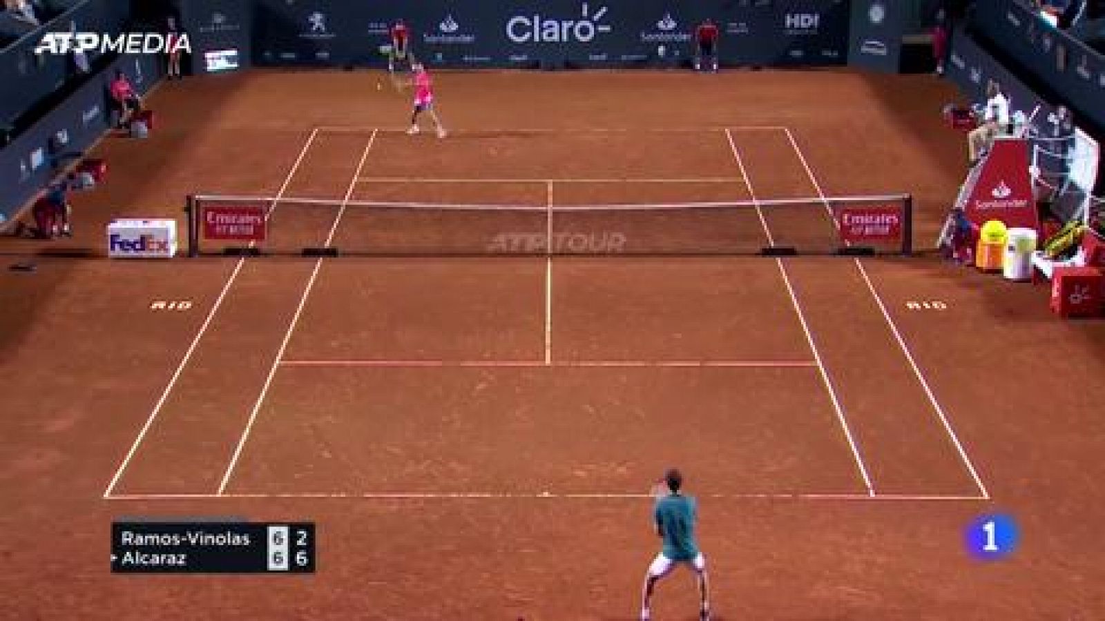 El joven Carlos Alcaraz hace historia en Río con su primera victoria ATP