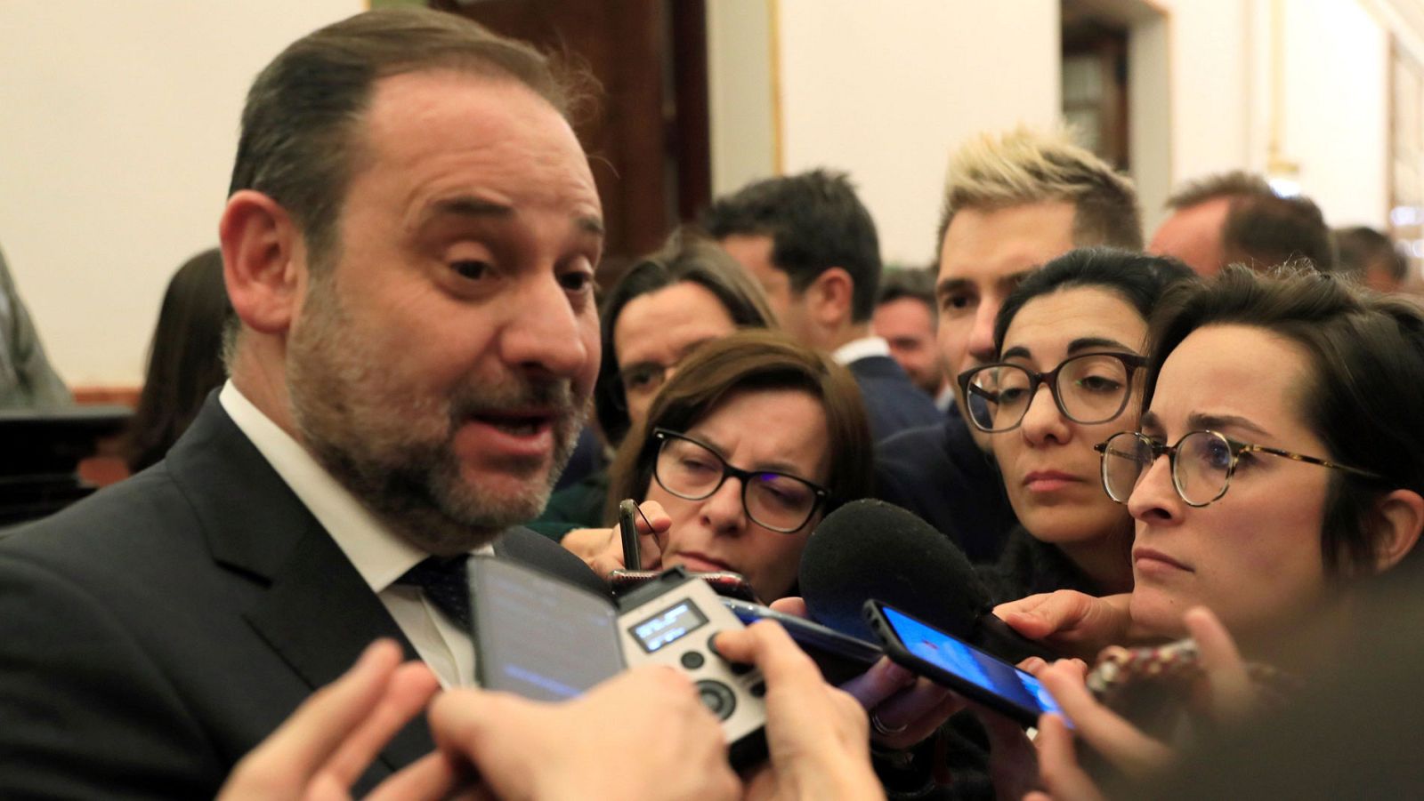 Un juzgado de Madrid ordena a AENA que conserve las cintas de la noche den encuentro de Ábalos y Delcy Rodríguez