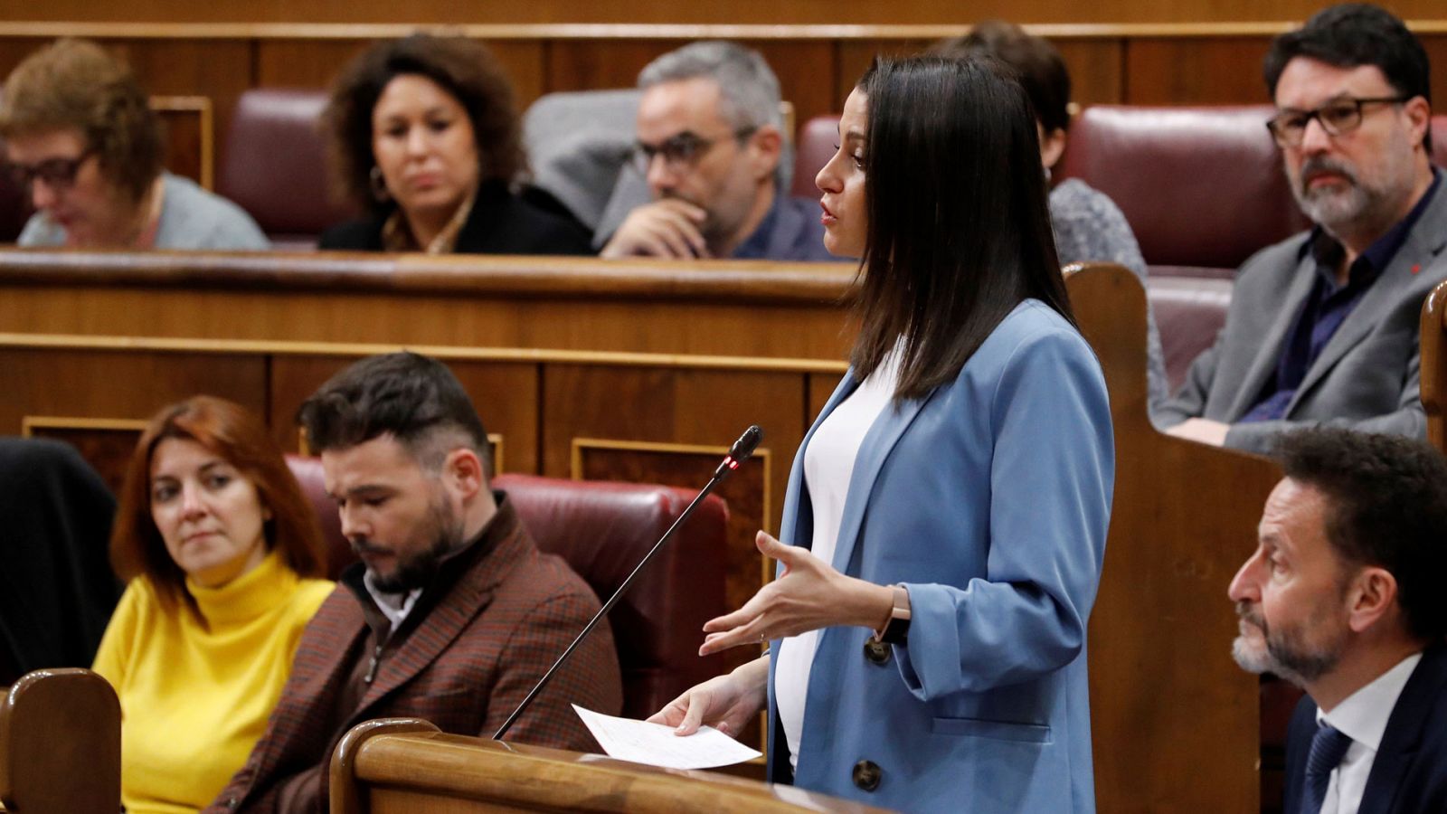 Arrimadas critica los "dedazos" del Gobierno y Sánchez le echa en cara la caída de Cs y sus pactos con el PP y Vox