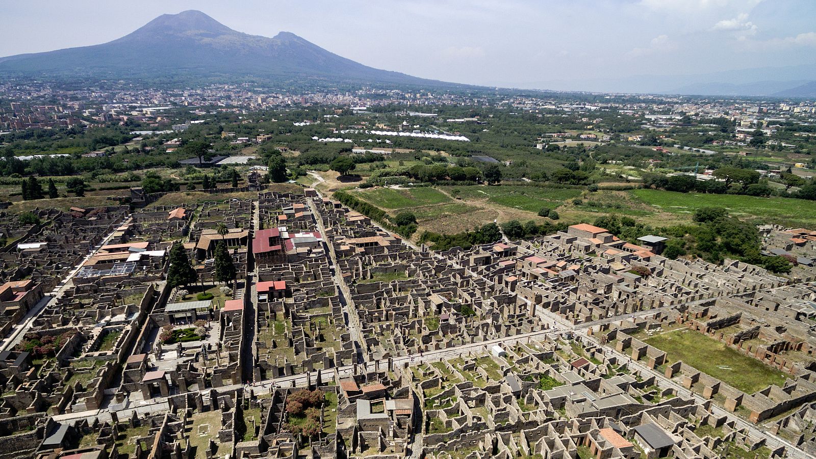 Telediario 1: Vuelven a ver la luz algunas de las joyas de Pompeya | RTVE Play