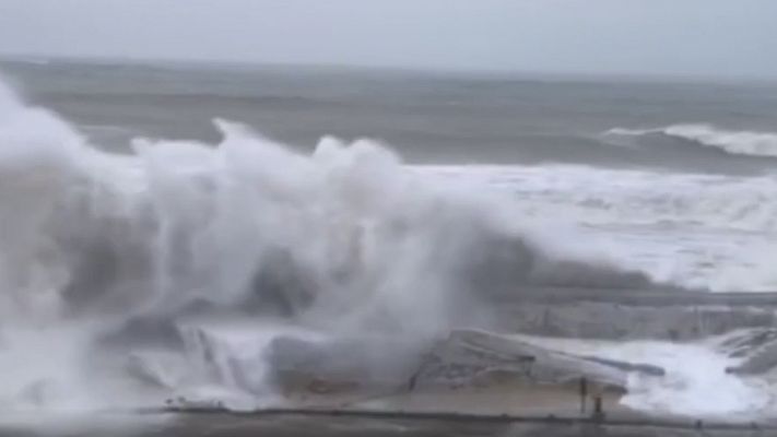 Telediario 1 - Continúan las labores de reconstrucción un mes después de la borrasca Gloria