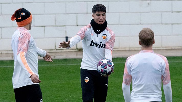 Telediario 1 - El Valencia, con 400 fieles para animar en Milán ante el Atalanta y las bajas