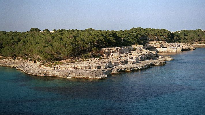 Telediario 1 - El Gobierno negocia con Argelia ante su "pretensión" de invadir aguas territoriales de Baleares