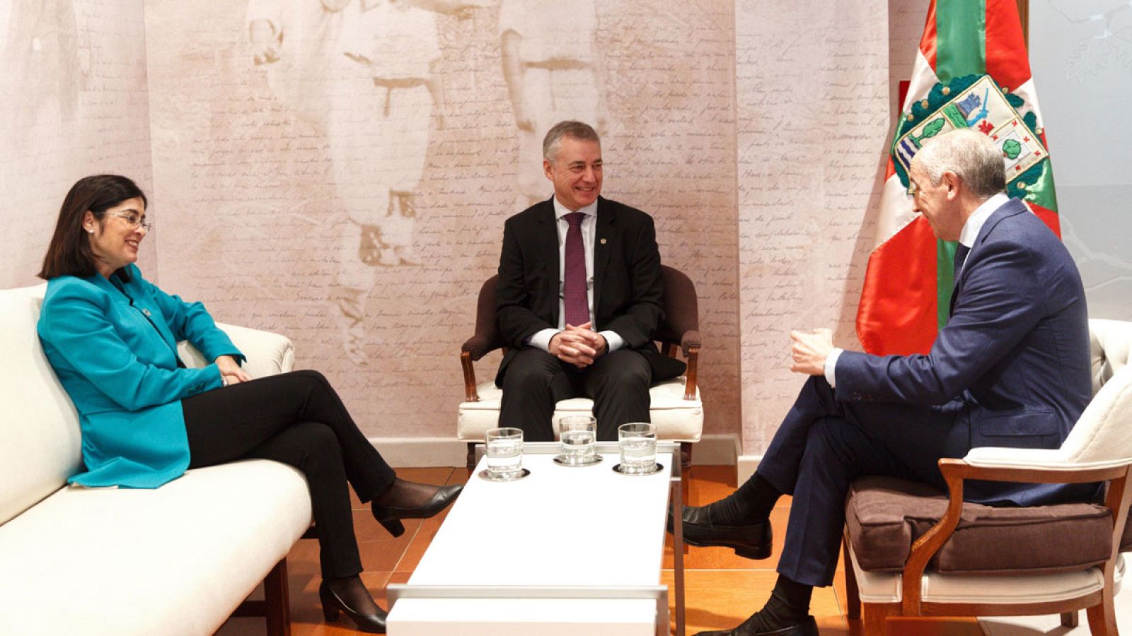 Los Gobiernos central y vasco han acordado iniciar en junio de 2011, para su conclusión en diciembre de ese año, un estudio para el traspaso a Euskadi de la gestión económica de la Seguridad Social