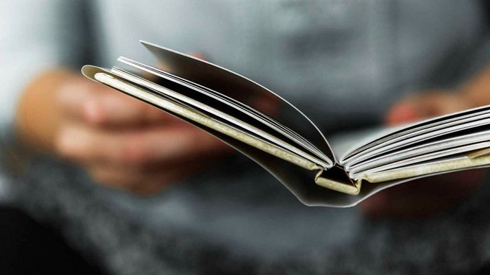 Telediario 1 - Los índices de lectura en España han mejorado 8,2 puntos desde 2010