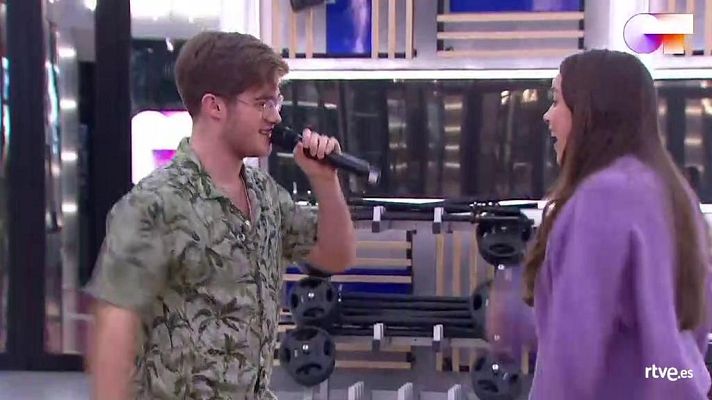 OT 2020 - Gèrard y Eva cantan "The Locomotion" 2o pase de micros