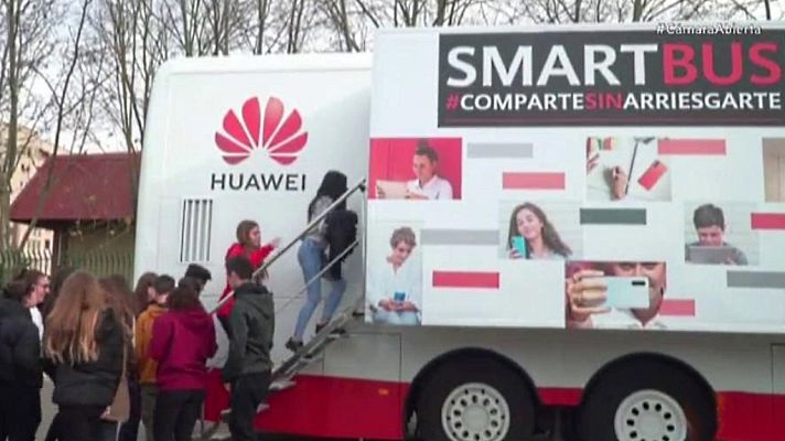 Cámara abierta - El Smartbus de Huawei, ArtMadrid 2020, Google Residency
