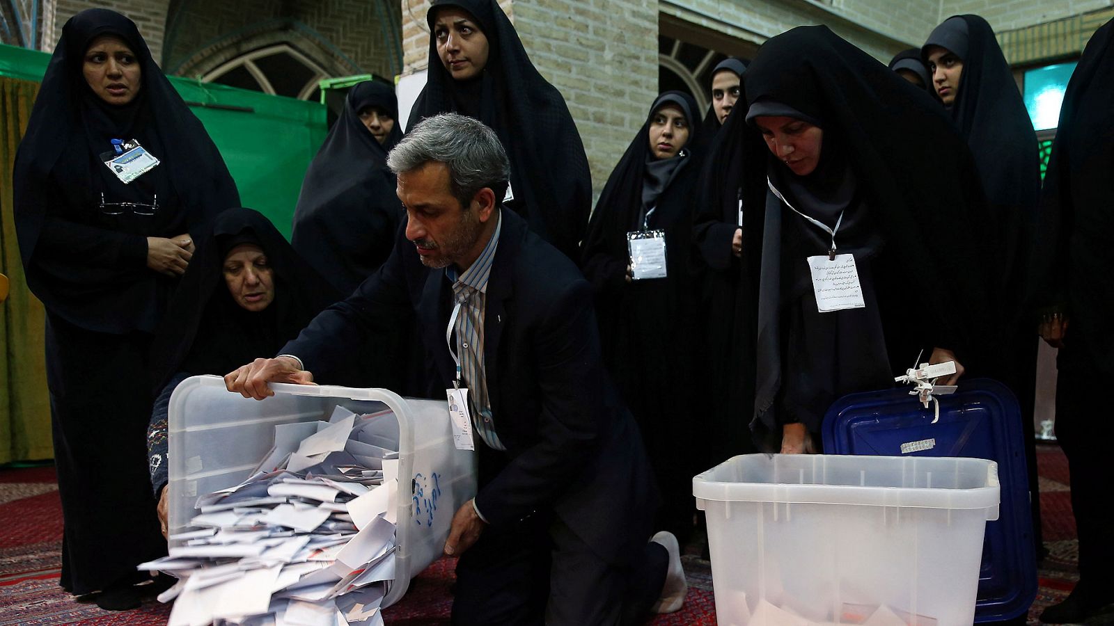 Elecciones en Irán | Los primeros resultados dan la victoria a los conservadores - RTVE.es