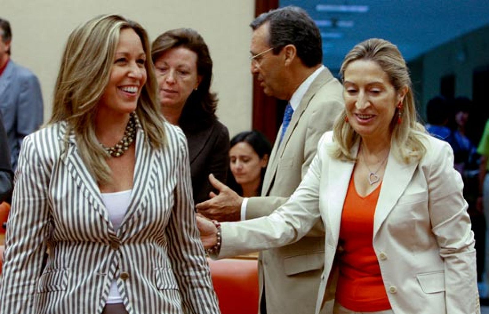 El ministerio de Sanidad anuncia que habrá vacunas contra la Gripe A para todo el que la necesite - Ciencia y tecnología en Rtve.es | Ver