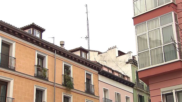 Telediario 1 - Vivir en un zulo por casi 300 euros al mes