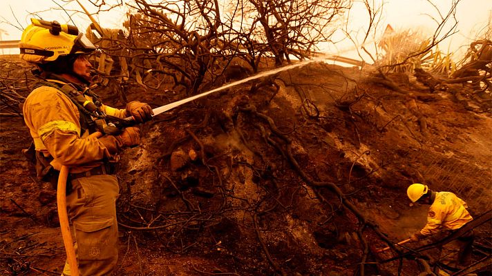 Mil personas desalojadas en varios incendios en Tenerife