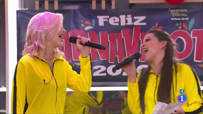 Samantha y Eva cantan "Por el amor de esa mujer" en El Chat