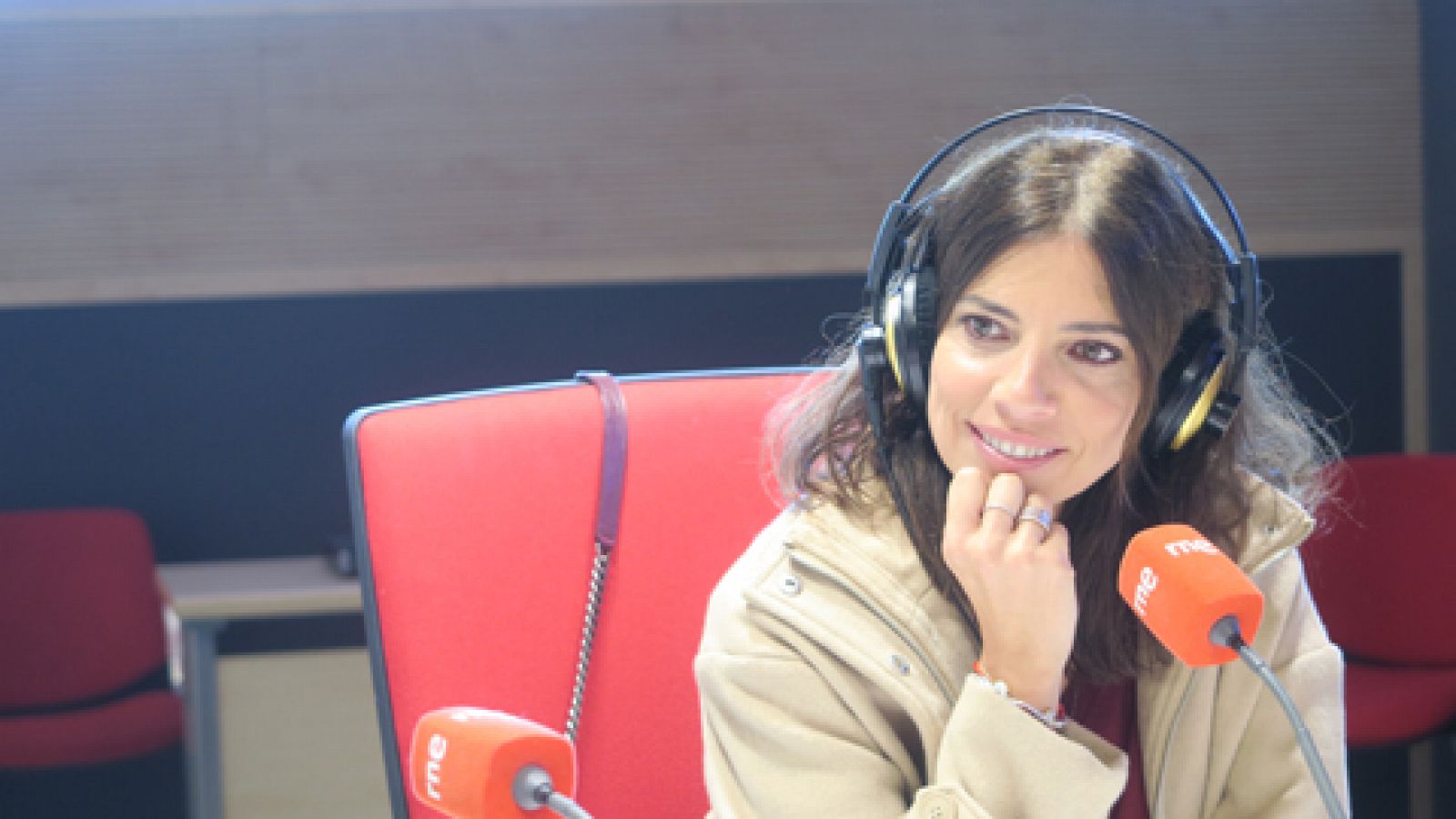 Sin programa: Maribel Verdú ha hablado esta mañana de su nueva serie para TVE con Pepa Fernández | RTVE Play
