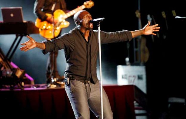La 2 Noticias - Seal actúa en Madrid