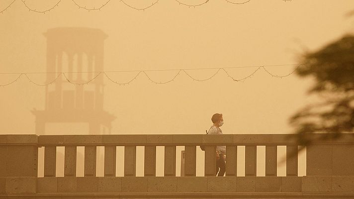 Informativo 24h - Medios aéreos esperan atajar el fuego de Gran Canaria en la reserva de Inagua