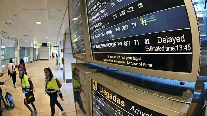 Telediario 1 - Los aeropuertos intentan restablecer la normalidad