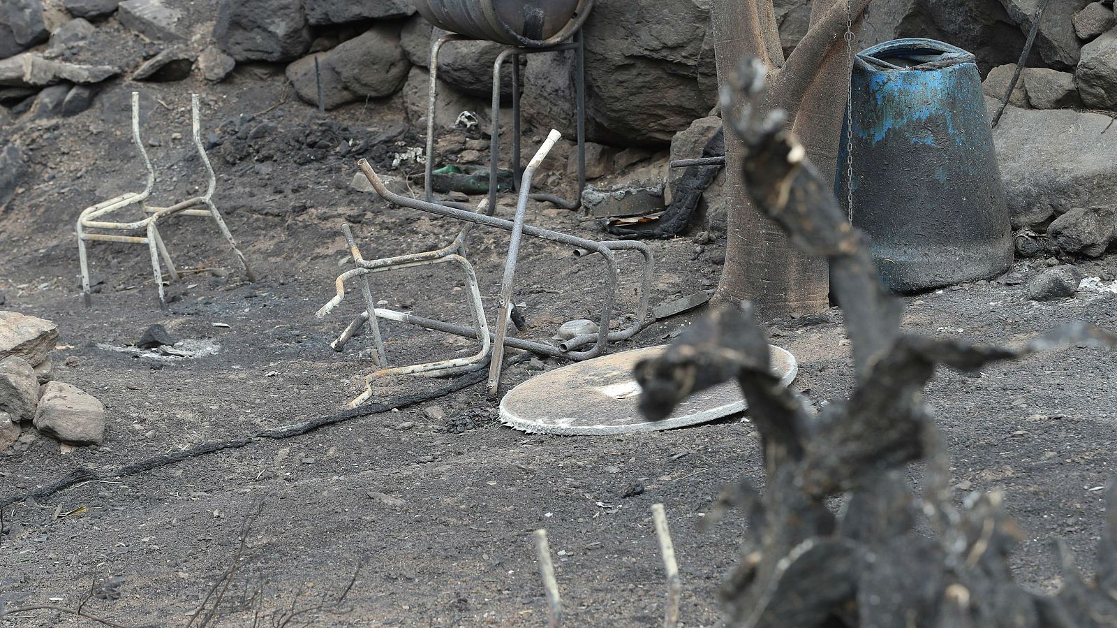 Los vecinos de Tasarte vuelven a sus casas tras controlar el incendio - RTVE.es