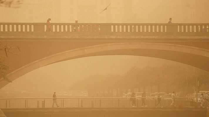 Telediario 1 - Cómo se ha originado la calima en Canarias