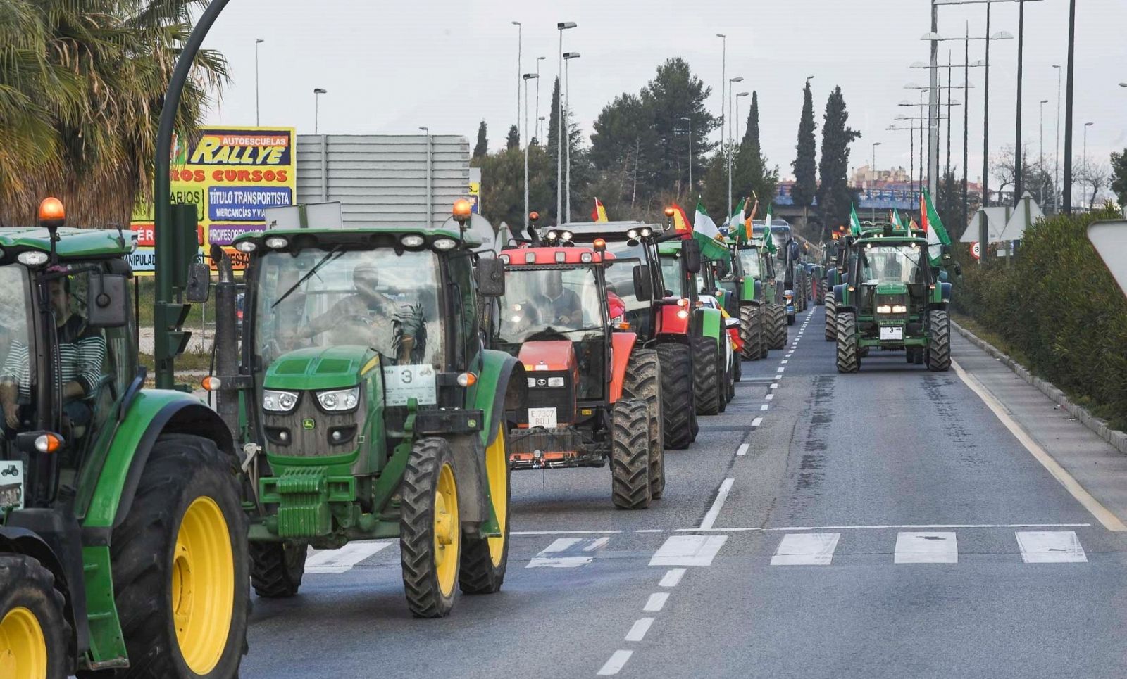 El Gobierno aprueba un paquete de medidas en beneficio del sector del campo - RTVE.es