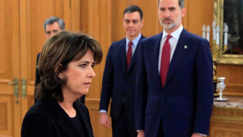 Dolores Delgado promete como fiscal general ante el rey y en presencia de Sánchez