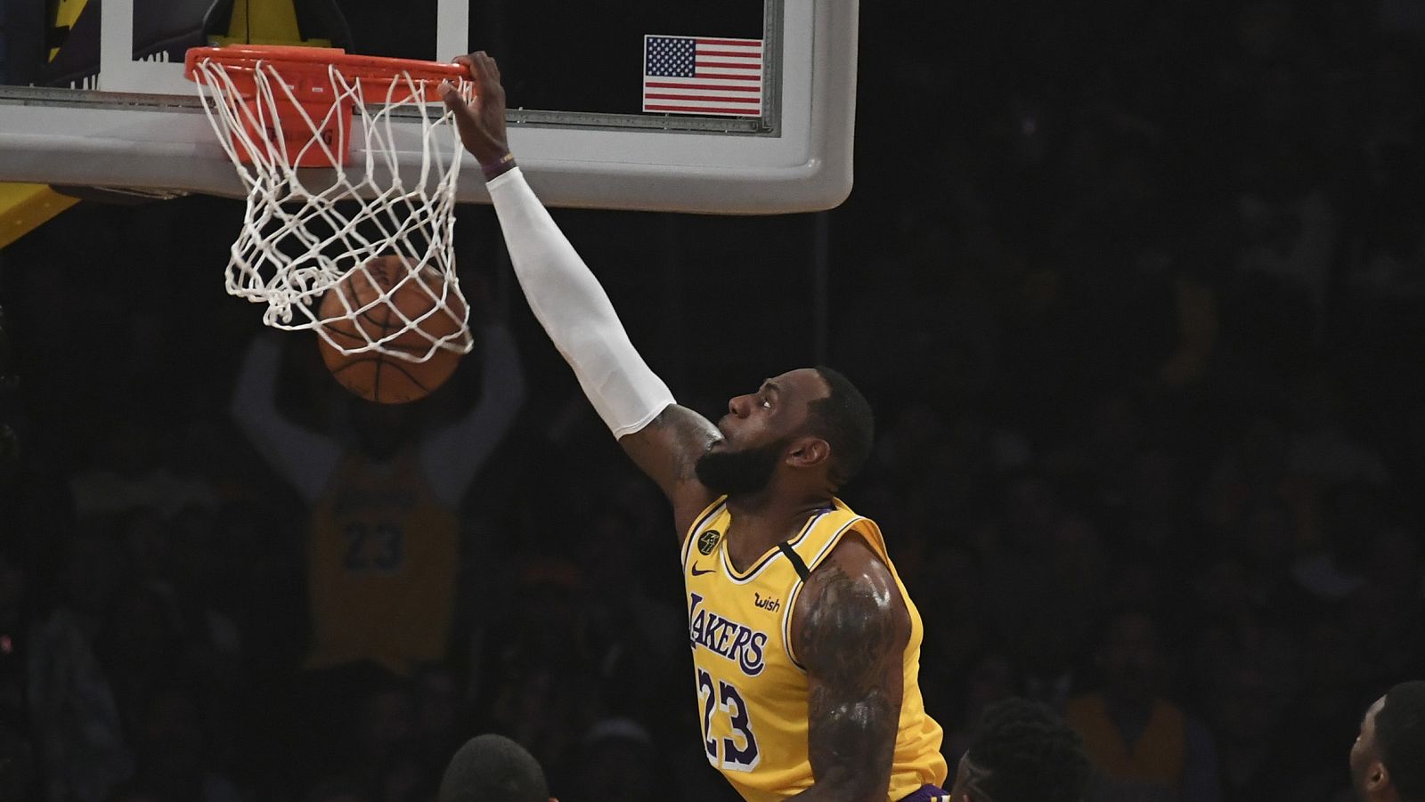 LeBron James logra su máximo registro anotador esta temporada con 40 puntos - TDP Club | Ver
