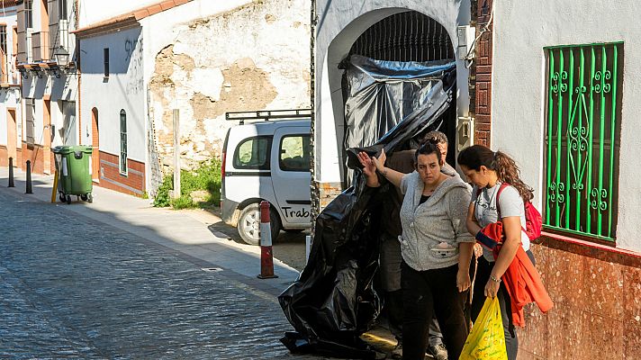 Telediario 1 - Una mujer ha sido asesinada por su marido en Aznalcóllar