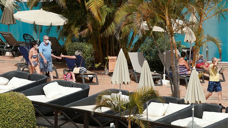 El temor al coronavirus provoca la cancelación de viajes y pérdidas millonarias en el sector turístico - RTVE.es | Ver