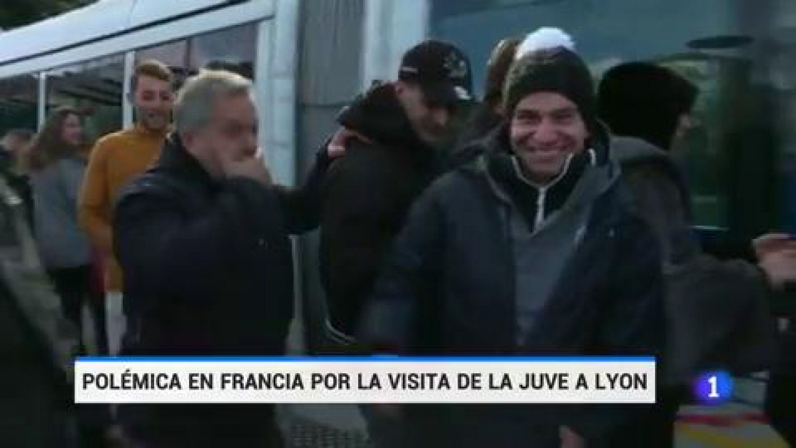 Los hinchas de la Juventus visitan Lyon con el coronavirus como preocupación