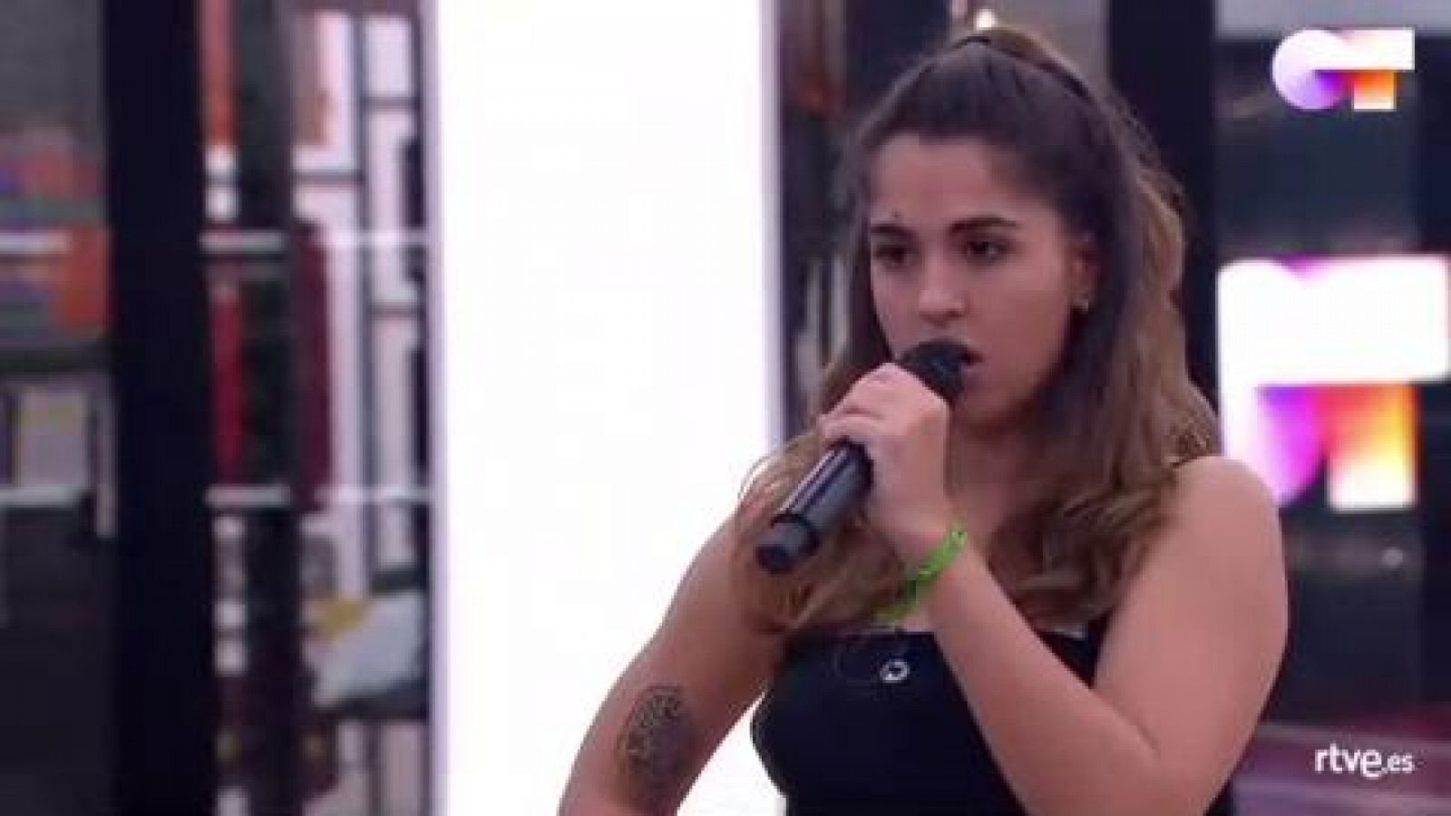 OT 2020 | Anajú canta "Tusa" en el primer pase de micros de la Gala 7 de Operación Triunfo 