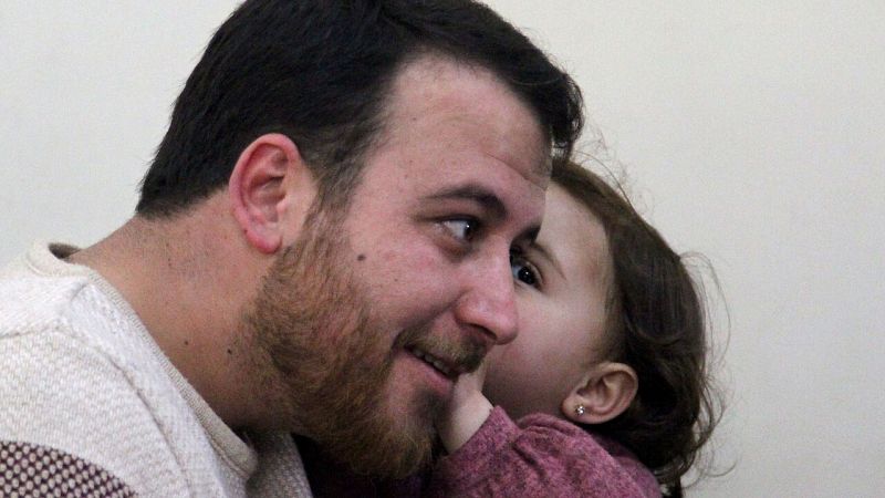 Turquía le concede el permiso de residencia a la niña siria que se reía de las bombas