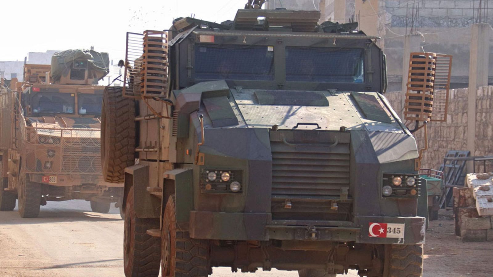 Al menos 33 soldados turcos mueren durante una intensa batalla contra el régimen sirio en Idlib