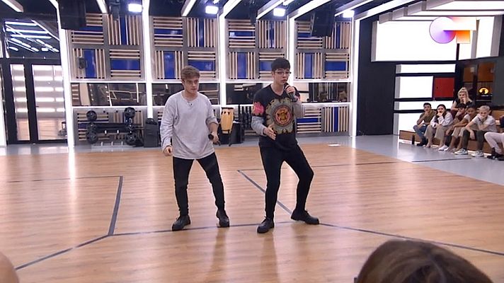 OT 2020 - Gèrard y Flavio cantan "Never Gonna Give You" Up 2o pase