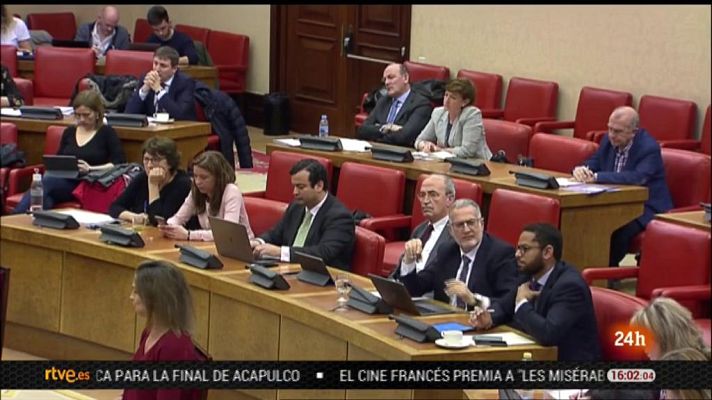Parlamento - El ministro de Sanidad informa sobre el coronavirus