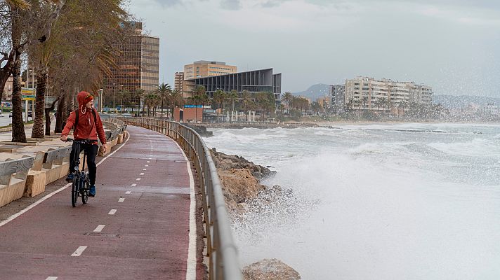La borrasca 'Karine' activa la alerta naranja en Baleares y el Puerto de Navacerrada