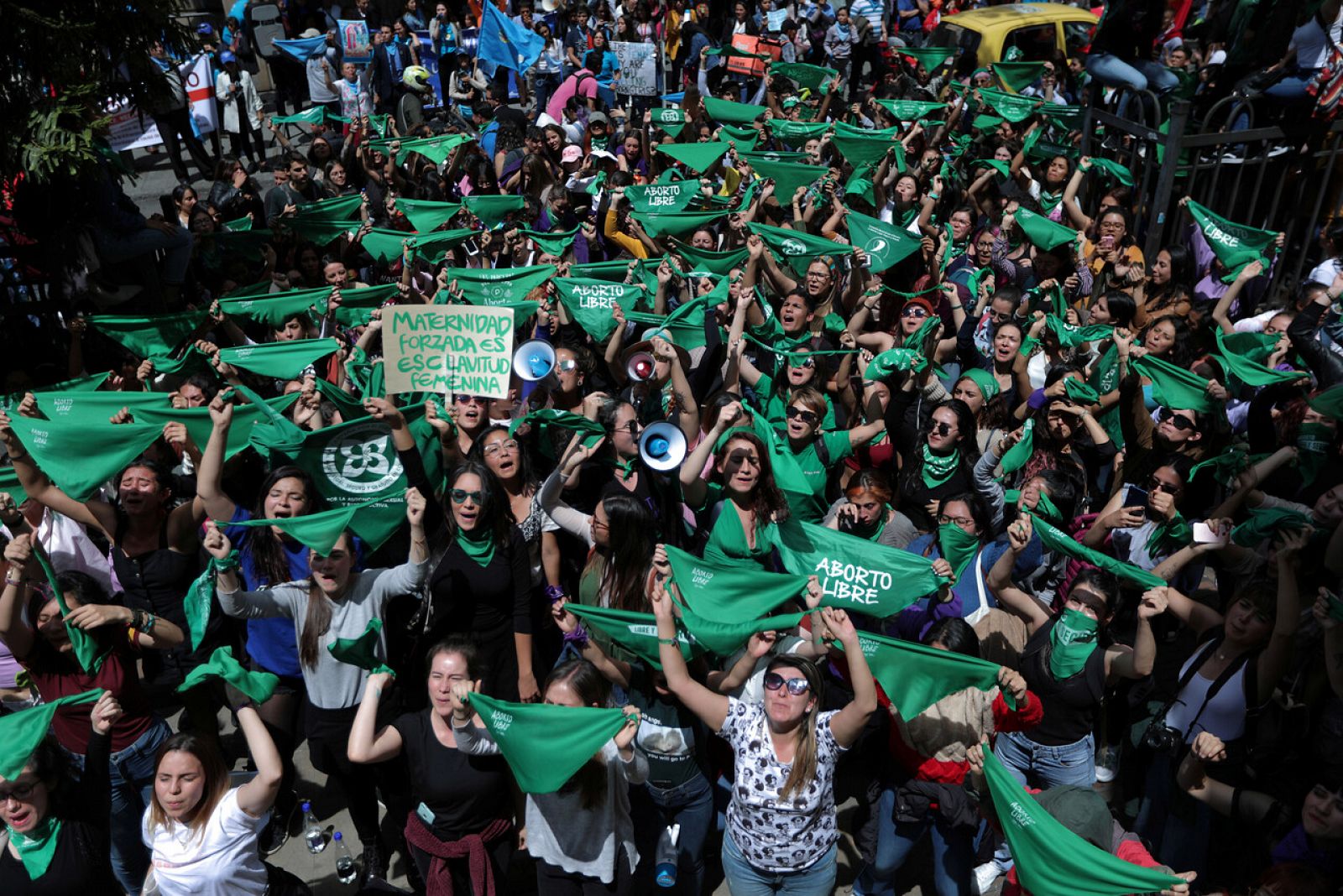 El Constitucional colombiano se inhibe y mantiene la ley del aborto sin cambios