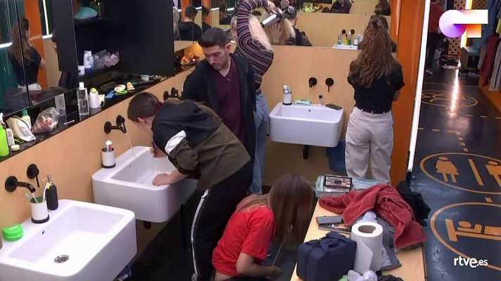 OT 2020 - Bruno pide a las chicas que canten con él en el 1r pase