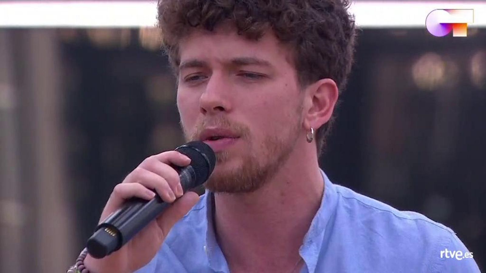 Jesús canta "El alma al aire", de Alejandro Sanz, en el primer pase de micros de la Gala 8 de Operación Triunfo 2020