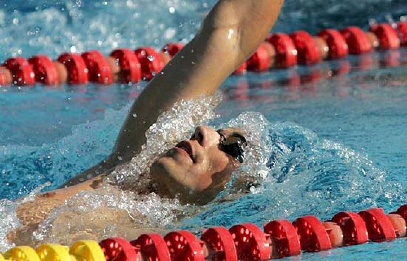 Alan Cabello, al igual que su hermano Brenton, no pudo acceder a las semifinales de 200 metros estilos, al quedar penúltimo en su serie.