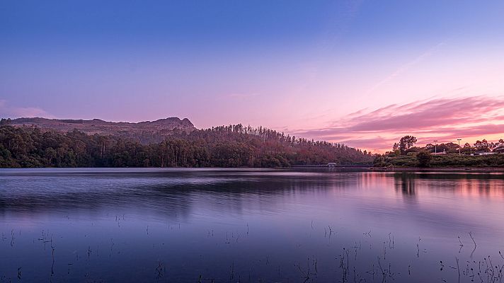 El tiempo - Lluvia, viento y fuerte oleaje en Galicia y  Asturias por el paso de un frente frío por la Península