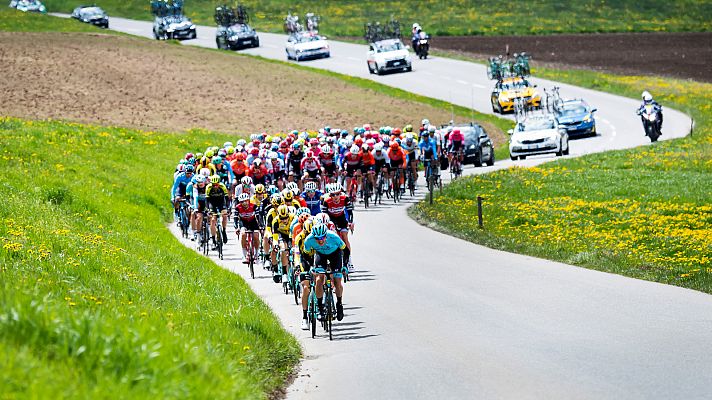 Telediario 1 - El coronavirus altera el calendario ciclista: se suspende la Milán-San Remo