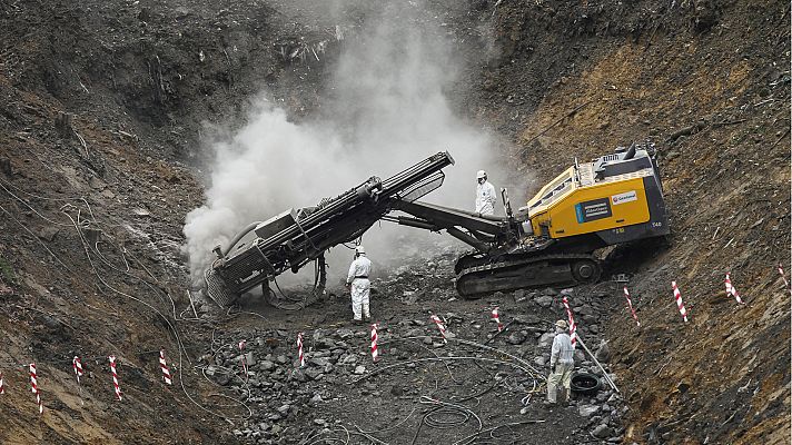 Telediario 1 - "Ir a un vertedero a llevar flores, es algo muy triste"