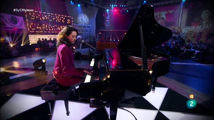 Alice Wonder al piano con 'Bajo la piel'