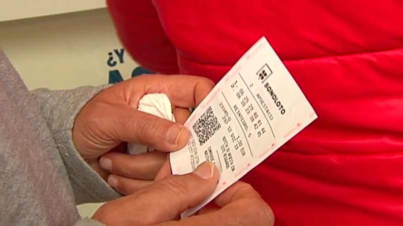 El Banco Santander deberá compensar por "mala praxis" a un hombre que inviritió 6 millones de euros de un premio de Bonoloto