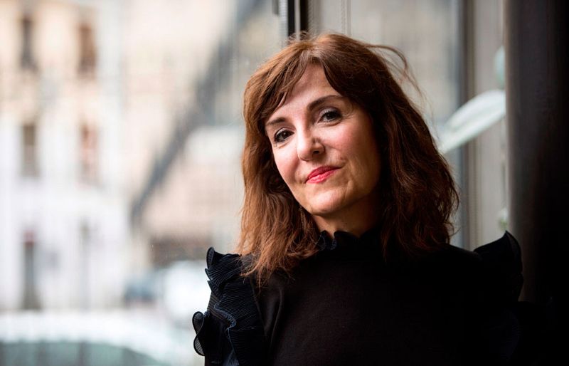 Elvira Lindo regresa a la novela, después de 10 años, con 'A corazón abierto'