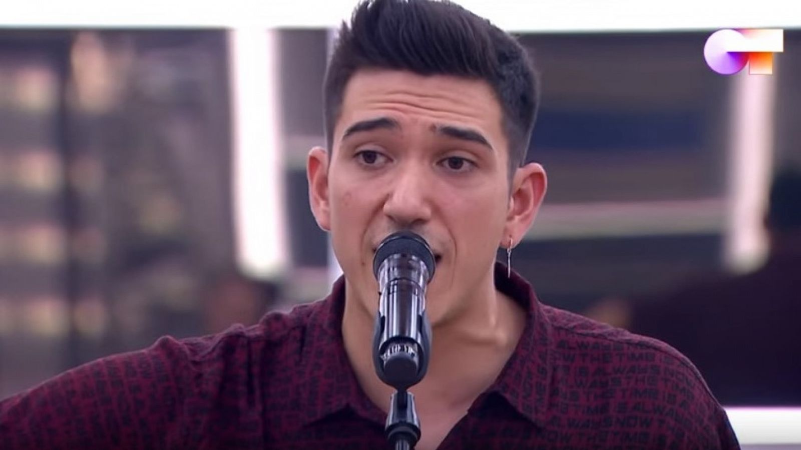 Bruno canta "La puerta violeta", de Rozalén, en el segundo pase de micros de la Gala 8 de Operación Triunfo 2020