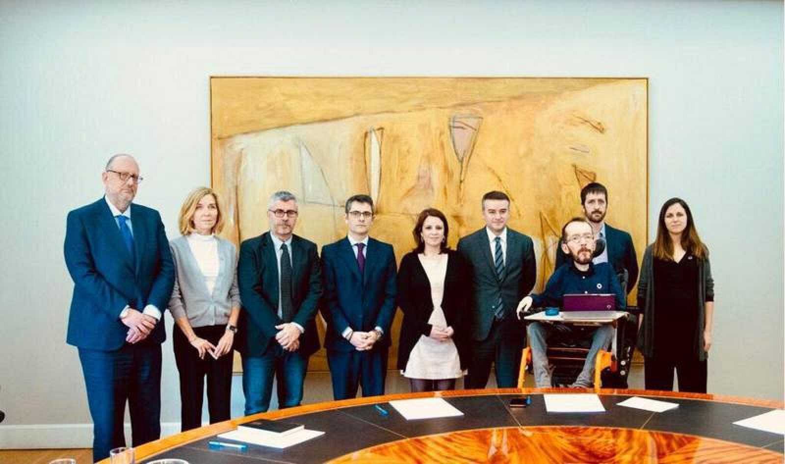 PSOE y Podemos reúnen a la comisión de seguimiento para limar asperezas tras los últimos desencuentros