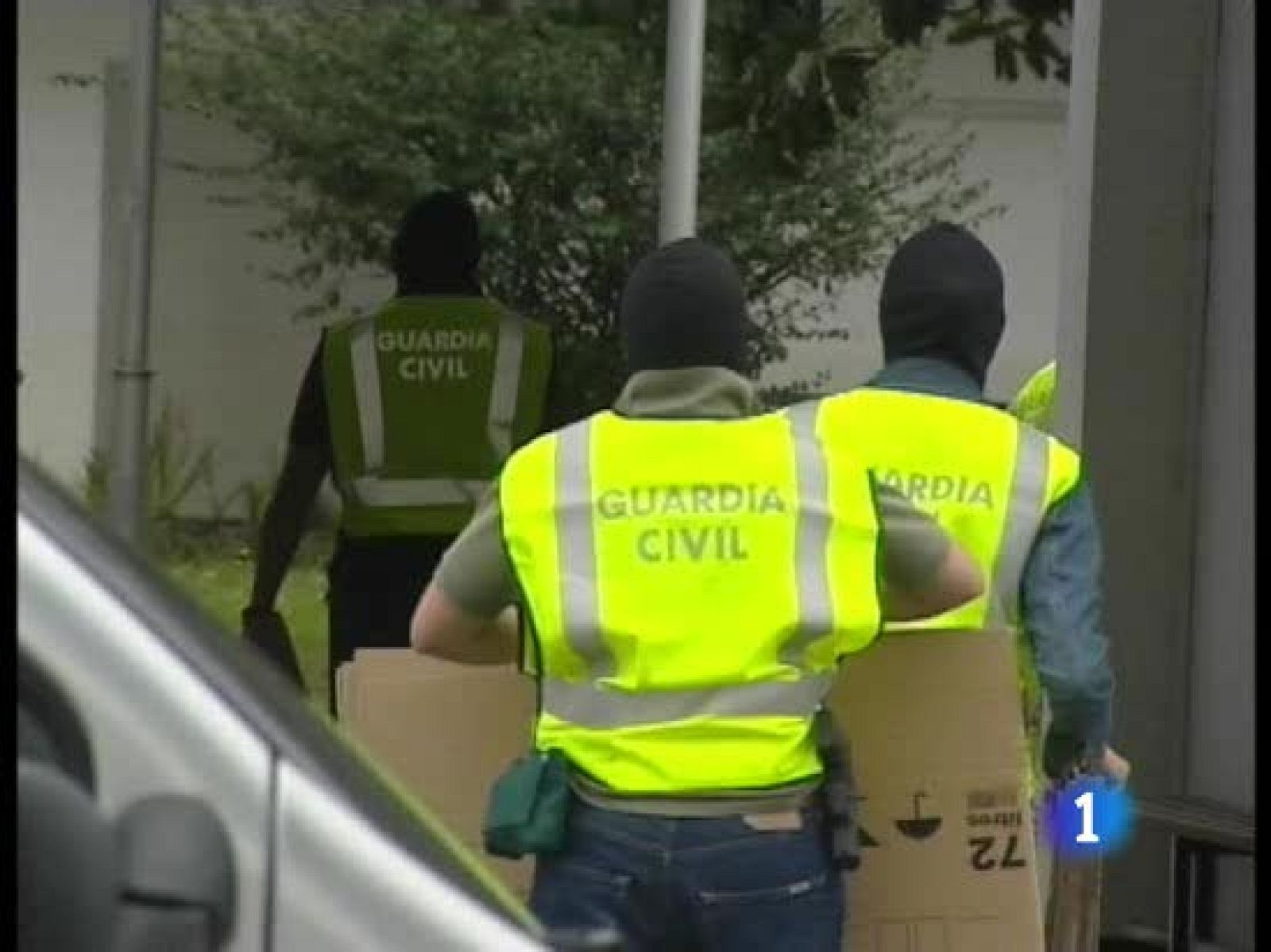 Dos detenidos relacionados con una página web en la que se ofrecía la compra de bonos para ayudar a ETA | Ver