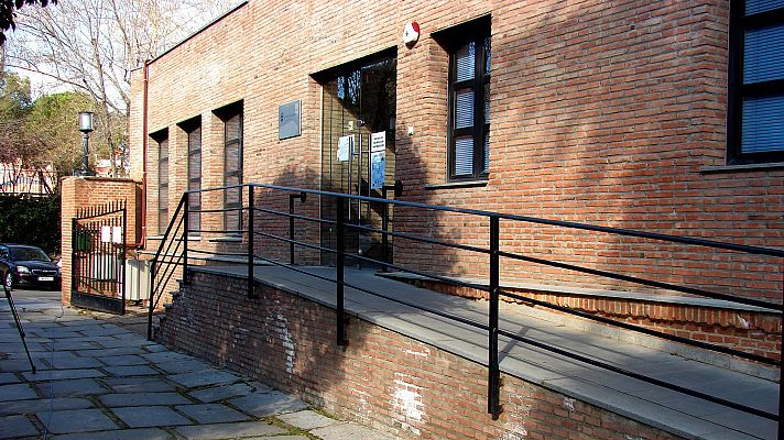 Telediario 1 - La Comunidad de Madrid cierra por un mes los centros de ocio de mayores para frenar los contagios por coronavirus